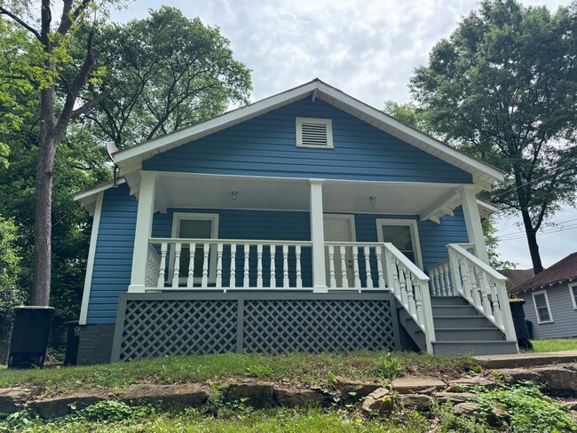 property at 3 Queen St SW