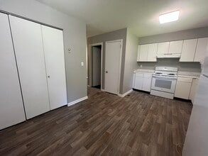 5056 Shoals Ln in Chattanooga, TN - Foto de edificio - Building Photo