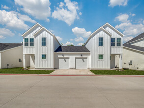 Covey Homes Litsey Creek in Roanoke, TX - Building Photo - Building Photo