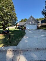 5638 Roundup Cir in Greensboro, NC - Building Photo