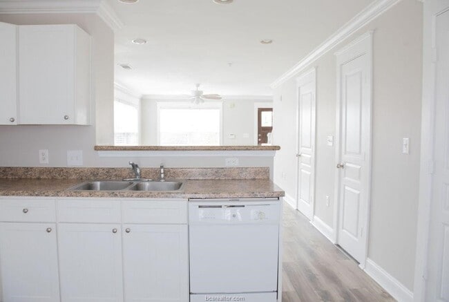 1725 Harvey Mitchell Pkwy S