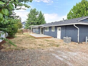 6095 McLeod Ln NE in Keizer, OR - Building Photo - Building Photo