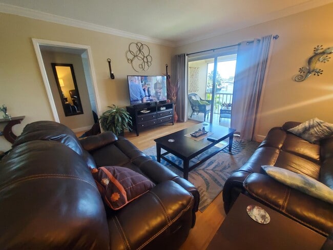 912 Pine Dr in Pompano Beach, FL - Building Photo - Building Photo