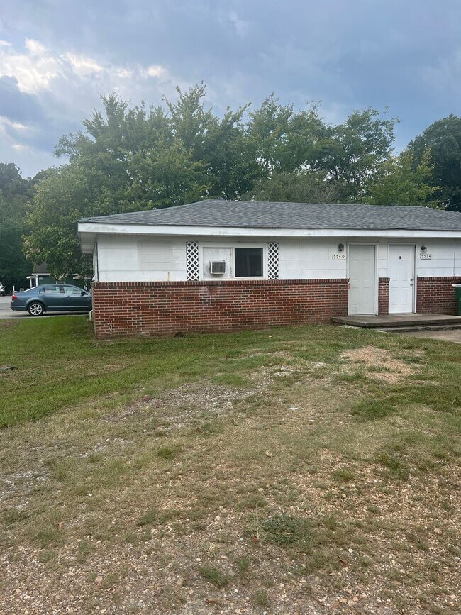 5526 Clemons Rd-Unit -5540 Clemons Rd in East Ridge, TN - Building Photo - Building Photo