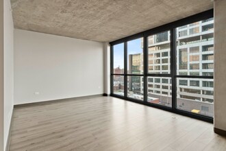180 N Loomis St in Chicago, IL - Building Photo - Building Photo
