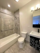 8246 S Racine Ave in Chicago, IL - Building Photo - Building Photo