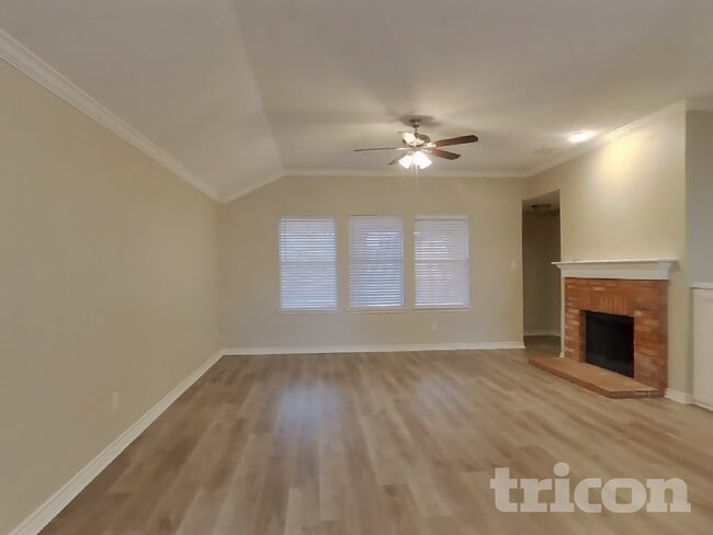 143 Redbud Dr, Unit 1317 in Forney, TX - Foto de edificio - Building Photo