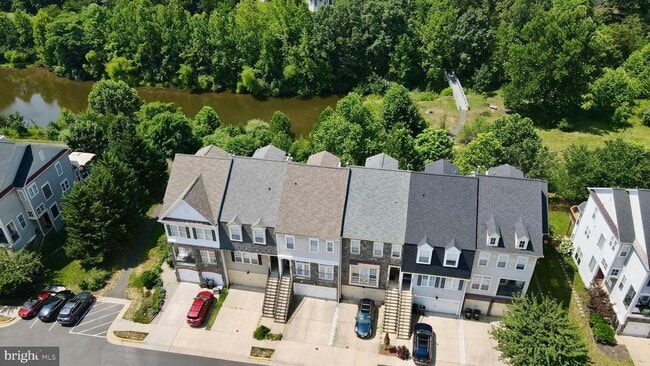42997 Mill Race Terrace in Leesburg, VA - Building Photo - Building Photo
