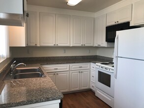 Palm Villa in Sunnyvale, CA - Building Photo - Building Photo
