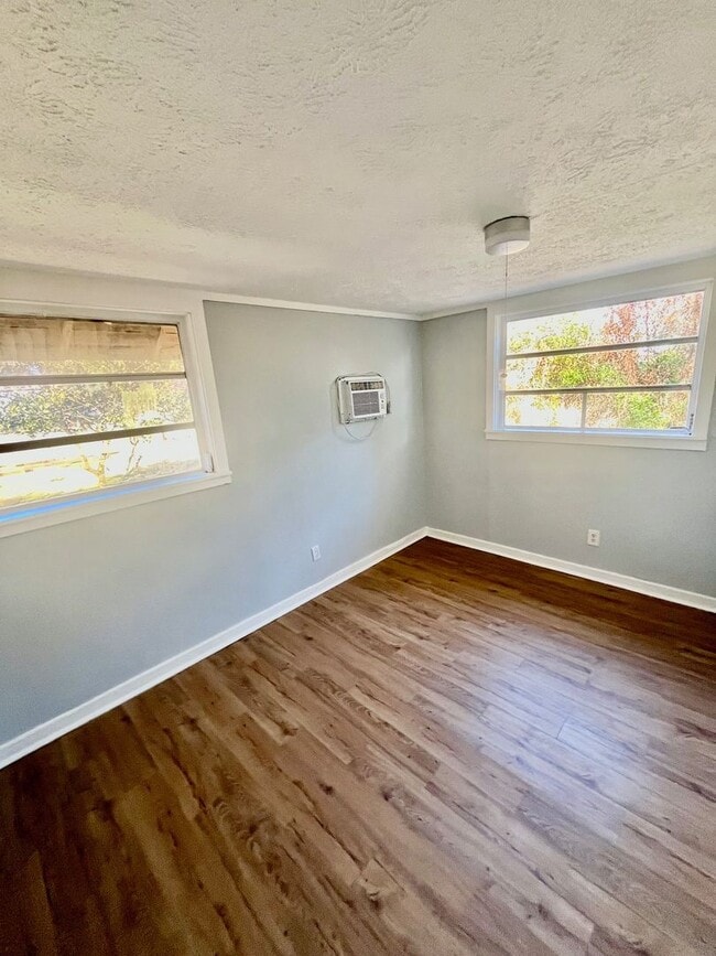 5168 Crooked Ln in Zephyrhills, FL - Building Photo - Building Photo