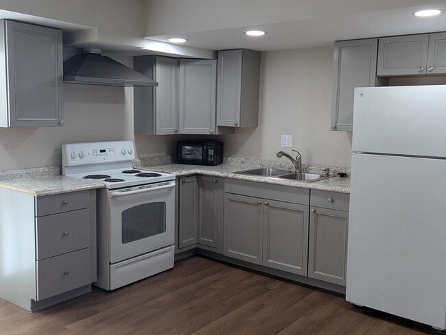 3403 Kenbrooke Ct in Kalamazoo, MI - Building Photo - Building Photo