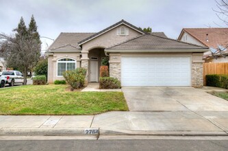 2764 E Eclipse Ave in Fresno, CA - Building Photo - Building Photo