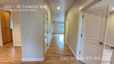 22071 NE Chinook Way in Fairview, OR - Building Photo - Building Photo