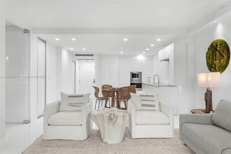 2301 Collins Ave in Miami Beach, FL - Building Photo - Building Photo