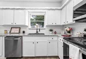 9014 Landwood Dr in Houston, TX - Building Photo
