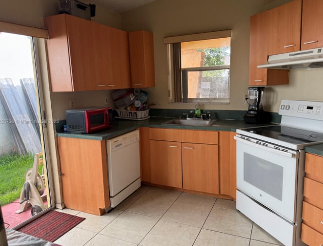 12090 SW 250th Ter in Homestead, FL - Building Photo - Building Photo