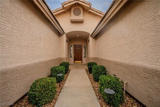 921 San Bruno Ave in Henderson, NV - Building Photo - Building Photo