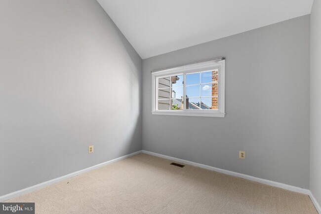 property at 5142 Woodford Dr