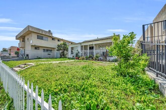 4938 Maplewood Ave in Los Angeles, CA - Building Photo - Building Photo