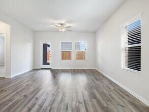 208 Goosewood Dr in Princeton, TX - Foto de edificio - Building Photo