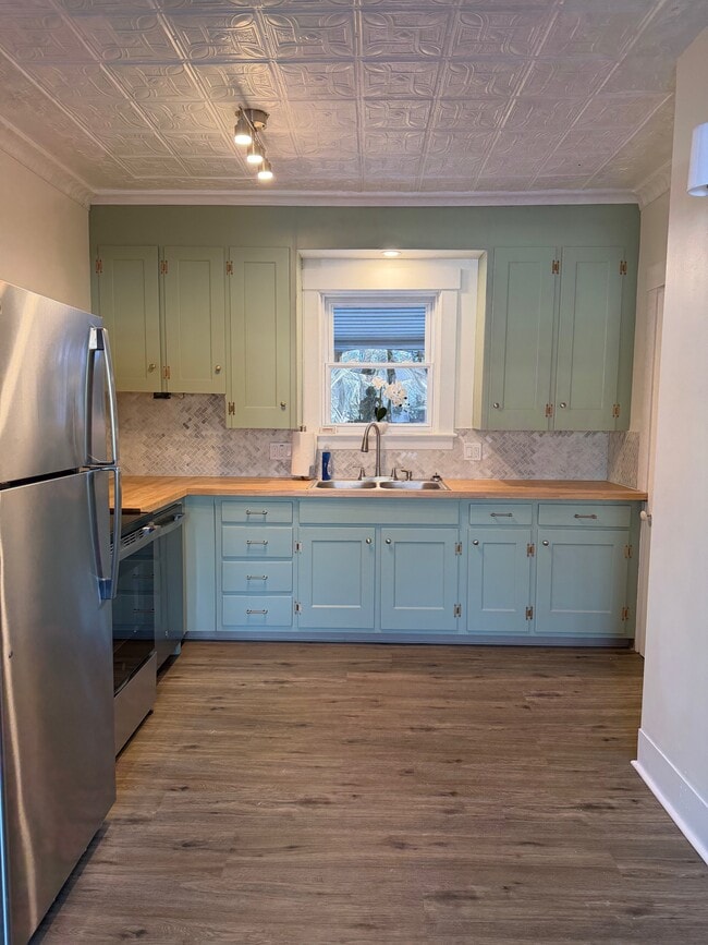 131 George St, Unit 1 in Pittsfield, ME - Building Photo - Building Photo