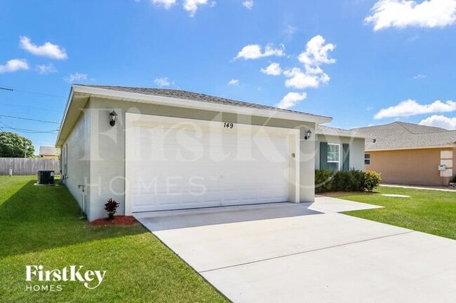 149 NW Curry St in Port St. Lucie, FL - Building Photo - Building Photo