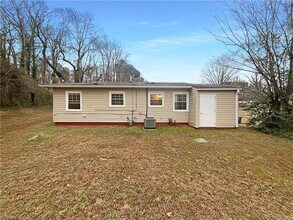 4043 Larkspur Pl in Winston-Salem, NC - Building Photo - Building Photo