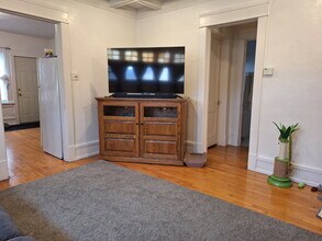 1507 N 10th St, Unit 1507 n 10th st lower in Sheboygan, WI - Foto de edificio - Building Photo