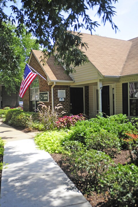 Auburn Pointe in Newport News, VA - Foto de edificio