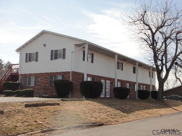 608 Sunberry St in Johnstown, PA - Building Photo