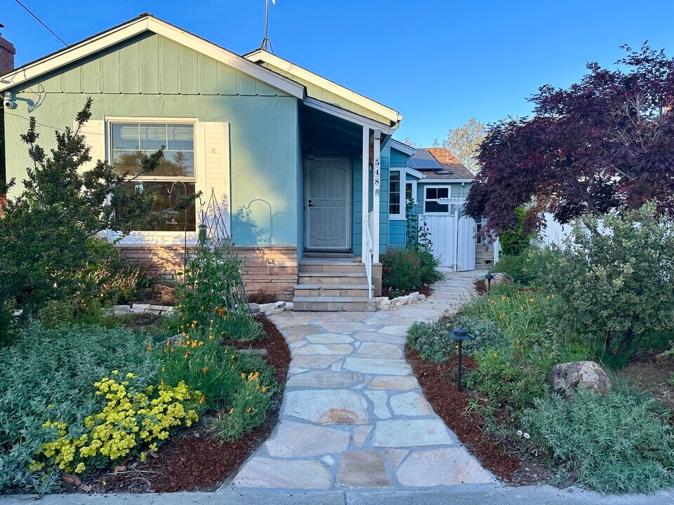548 Lafayette Ave in San Leandro, CA - Building Photo