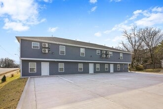 Ozark View Apartments 12 Plex in Joplin, MO - Building Photo - Building Photo