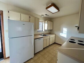 207 Eldon Ave in Cuba, MO - Building Photo - Building Photo