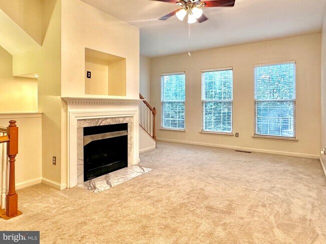 12518 Heykens Ln in Linton Hall, VA - Building Photo - Building Photo