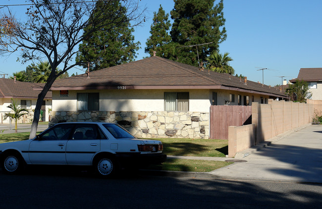 9921 Russell Ave in Garden Grove, CA - Building Photo - Building Photo