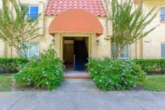 3918 La Mirada Dr N in Jacksonville, FL - Foto de edificio - Building Photo