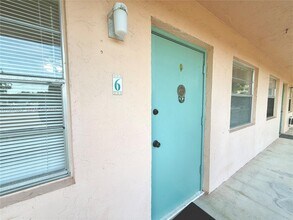 10 SE 9th Ave in Fort Lauderdale, FL - Building Photo - Building Photo