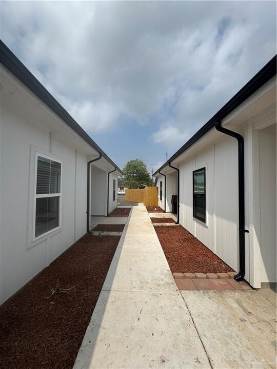 318 S 29th Ave in Edinburg, TX - Building Photo