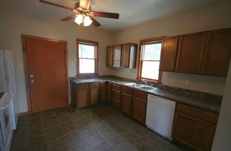 610 North St, Unit Lower Level Duplex in West Bend, WI - Building Photo - Building Photo