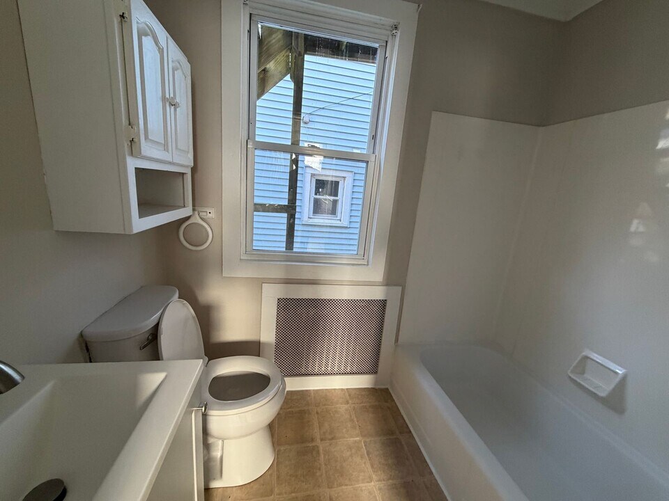 68 Meadow St in North Adams, MA - Building Photo