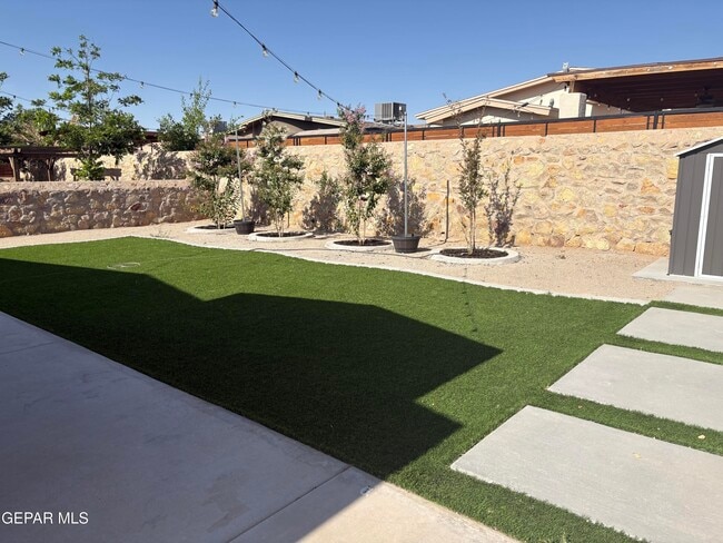 2141 Carlos Leon in El Paso, TX - Building Photo - Building Photo