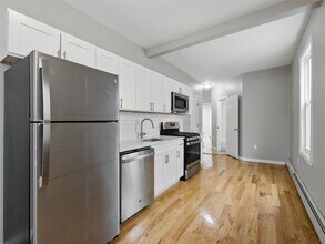 71 Clarke Ave in Jersey City, NJ - Building Photo - Building Photo
