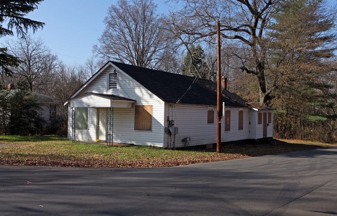 1102 Opal St in Charlotte, NC - Foto de edificio