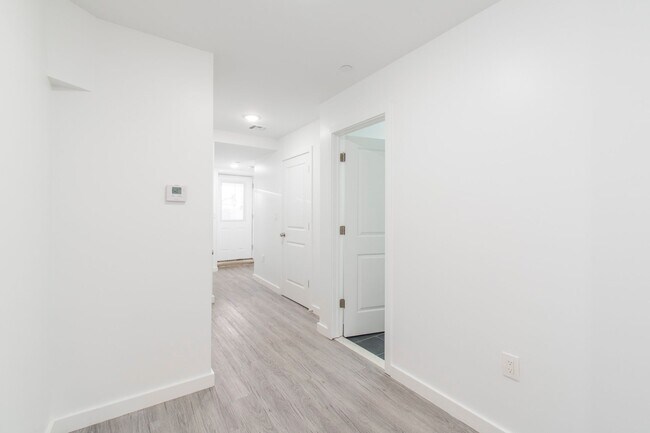 5212 Sansom St in Philadelphia, PA - Building Photo - Building Photo