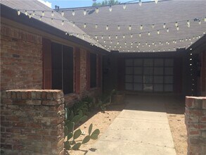 7208 Creekside Dr in Austin, TX - Building Photo - Building Photo