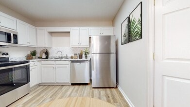 Sun Valley Apartments in Tuscaloosa, AL - Foto de edificio - Building Photo
