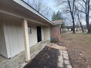 5493 Adams Cir in Horn Lake, MS - Building Photo - Building Photo