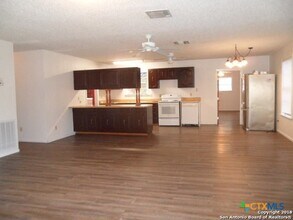 2834 Candlelight Dr in Canyon Lake, TX - Building Photo - Building Photo