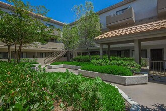 Glenoaks Terrace Apartments in Anaheim, CA - Building Photo - Building Photo
