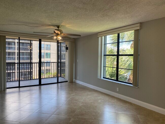 12 Royal Palm Way in Boca Raton, FL - Building Photo - Building Photo
